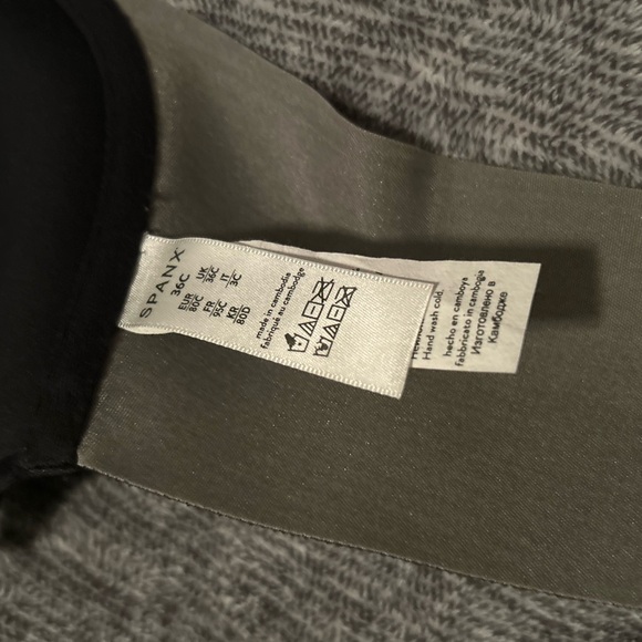 NWOT Spanx Up For Anything 36C Black Strapless Bra. Sold out everywhere! - Picture 5 of 8